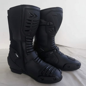 Ensemble de bottes de moto en cuir bleu premium pour hommes, fabriquées avec des matériaux de haute qualité et une semelle durable et résistante, forte adhérence - Product Image 1