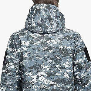 Chaqueta Táctica Ligera Resistente al Agua, Material Transpirable, Capucha Ajustable y Múltiples Compartimentos de Almacenamiento - Product Image 6