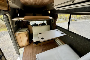 CONDUCCIÓN - VEHÍCULO USADO CON VOLANTE A LA IZQUIERDA |   CONDUCCIÓN DERECHA |   Toyota Hiace Diesel Camper de 1995 - Product Image 3