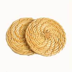 Sous-verres en rotin distinctifs avec des motifs artisanaux élégants idéaux pour améliorer l'apparence des tables à manger et des tables basses - Product Image 6