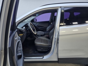 Hyun-dai SantaFe DM PREMIUM 2015 *2 Llaves+NAVI+EPS+4WD* SUV de Calidad con Poco Kilometraje, Cuero, Volante a la Izquierda, en Excelentes Condiciones - Product Image 5