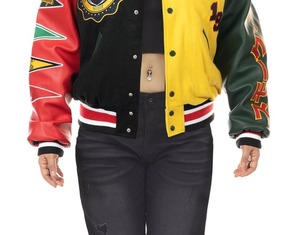 Chaqueta universitaria de cuero auténtico con letras de lana personalizada para hombre, chaqueta negra con parches y etiquetas de logotipos bordados en Color amarillo para M