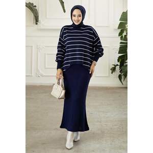 Ensemble 2 pièces bleu marine à rayures fines taille XS ensemble short coupe ajustée pour l'été haut et short au-dessus du genou - Product Image 5