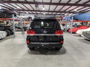 โตโยต้า แลนด์ ครุยเซอร์ รุ่น Heritage Edition ปี 2021 เกียร์อัตโนมัติ เอกสารครบถ้วน ไม่มีประวัติอุบัติเหตุ ไมล์น้อย พร้อมส่ง - Product Image 4