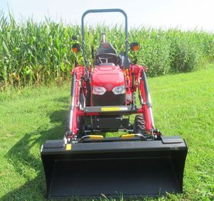 Tracteur compact tout-terrain robuste 1GC.25 avec chargeur-pelleteuse, boîte de vitesses et pompe 4x4, conçu pour les terrains accidentés, longue durée de vie - Product Image 6