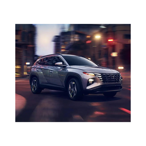 Chargé avec caractéristiques techniques Hyundai Tucson d'occasion disponible pour l'importation en vrac - Product Image 5