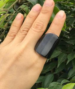 Bague en corne de boeuf fabriquée à la main avec un design de mode tribal africain Bague en corne de buffle polie élégante pour hommes avec fait à la main - Product Image 5