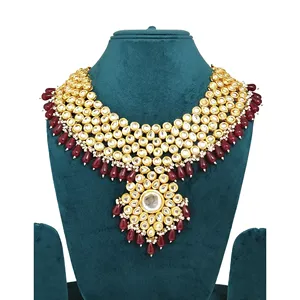 Conjunto de collar nupcial Meenakari Kundan con cuentas blancas, chapado en oro, joyería fina color granate para bodas - Product Image 3