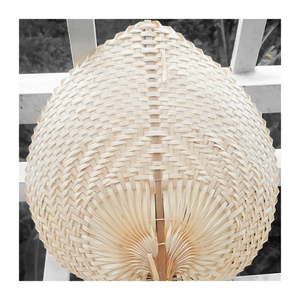 Éventail à main en forme de feuille de bambou du Vietnam Souvenir écologique fait à la main en gros pour la décoration de mariage rustique et l'utilisation de refroidissement quotidienne - Product Image 6