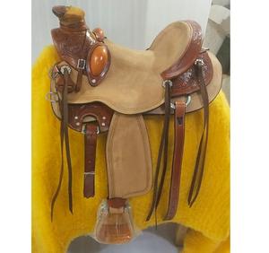 Selle en cuir de cheval Confortable Western Barrel Racing Pleasure Trail Taille et couleur Personnalisée - Product Image 1