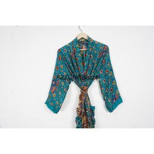 Kimono de Seda Hecho a Mano en India con Cuello en V y Cordón Ajustable, Mangas Tres Cuartos, Diseño de Patchwork, Estilo Boho Chic, Elegante, para Mujer, para Bodas - Product Image 2