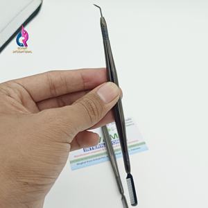 Outil de séparateur de cils en acier inoxydable noir de qualité supérieure Peigne permanent de cils durable pour l'application de volume - Product Image 1