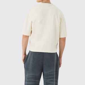 เสื้อฟุตบอลย้อนยุค รุ่น 2026 สีสันโดดเด่น ปรับแต่งชื่อและหมายเลขได้ ผลิตจากโพลีเอสเตอร์ 100% คอวี แขนสั้น ระบายอากาศได้ดี สำหรับแฟนบอล - Product Image 5