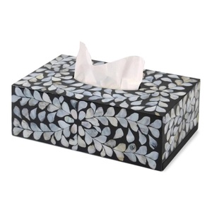 Produit le plus vendu : Grand porte-mouchoirs noir avec finition thermolaquée et motif feuille découpée pour un événement inoubliable - Product Image 6