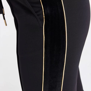 Pantalon décontracté léger pour femmes sur mesure Matériau respirant avec couleur unie et décoration de logo Pantalon de survêtement pour femmes - Product Image 3