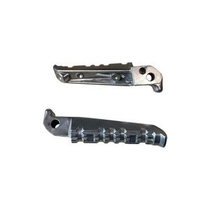 Repose-pieds passager en cuir et plastique d'origine Yamaha MT-09 2014-2015, paire, pièces d'occasion, numéros de pièces 3VR-27431-02-00 / 3VR-27441-01-00 - Product Image 2