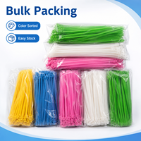 Attaches de câbles en plastique coloré PA, attaches zippées pour la fixation des filets de sécurité des tuyaux en mousse des aires de jeux intérieures