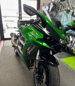 100 % AUTHENTIQUE En stock Nouveau 2025 Kawasaki Ninja H2 SX SE Moto Sportive à vendre et prête à être expédiée - Product Image 2