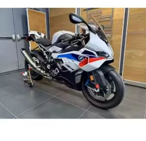 Oferta Especial: Motocicleta Deportiva S1000RR 2024 Usada en Venta, Lista para Enviar - Product Image 1