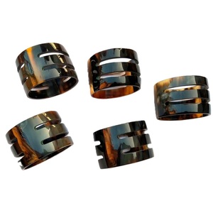 Vente en gros Ronds de serviette en poils de corne de buffle écologiques Ronds de serviette en corne de boeuf polis naturels pour dîners et fêtes Animaux stylés - Product Image 2