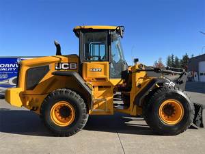 2017 JCB 427 AGRI Chargeuse sur pneus construite pour l'énergie et la productivité agricole - Product Image 3