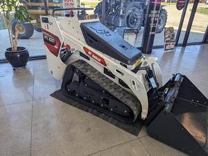 2025 MT100 Skid Steer Loader avec Core Components Pompe Boîte de vitesses une bonne offre pour les machines de construction et de construction maintenant disponible - Product Image 3