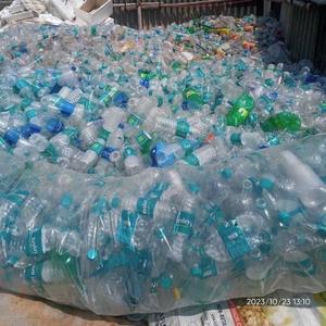 Botellas de mascotas Chatarra Suministro a granel para compradores industriales Botellas de mascotas Chatarra suministrada con logística eficiente - Product Image 2