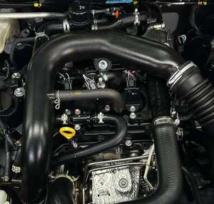 รถซีดานมือสอง ปี 2025 เครื่องยนต์ 4.5 ลิตร เทอร์โบ 5 ประตู เบาะหนังสีเข้ม พวงมาลัยซ้าย เกียร์อัตโนมัติ หลังคาซันรูฟแบบพาโนรามา - Product Image 4