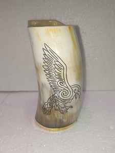 Taza de café y cerveza de cuerno para beber tallada vikinga natural hecha a mano personalizada para restaurantes de hoteles en casa de la India. - Product Image 4
