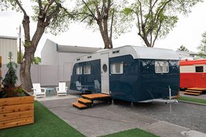 Remolque de Campamento Anderson de 1950 |   Remolque de Viaje Retro Vintage |   Autocaravana Clásica Remolcable para Viajes por Carretera - Product Image 3