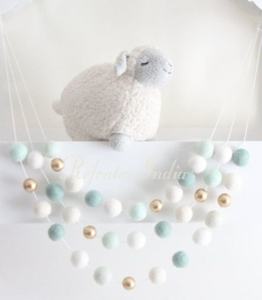 Guirlande en feutre pleine couleur, fournisseur et fabrication en vrac par réfractex fabriqué en inde pour une meilleure qualité - Product Image 1