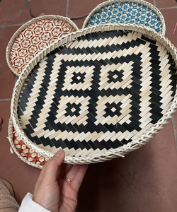 Panier traditionnel tissé à la main fabriqué par des artisans pour un style de vie écologique et un design d'intérieur - Product Image 1