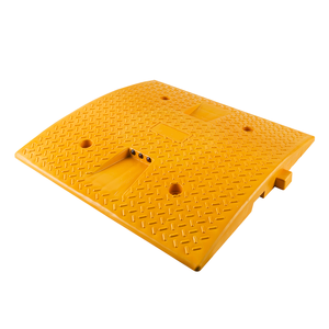 แผ่นลดความเร็วแบบตาแมวสีเหลือง PPC 50 x 50 x 4.5 ซม. สำหรับถนนภายนอกอาคาร  วัสดุ PVC ป้องกันความปลอดภัยบนท้องถนน - Product Image 1