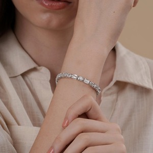Pulsera de Tenis con Diamantes de Moissanita Incoloros de Corte Esmeralda y Ovalado en Plata 925 para Regalo de San Valentín, Joyería de Lujo a Bajo Precio - Product Image 4