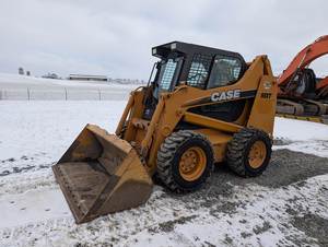 Minicargadora sobre orugas Case 95XT de 2002: Potencia compacta y confiable para sitios de trabajo versátiles - Product Image 2
