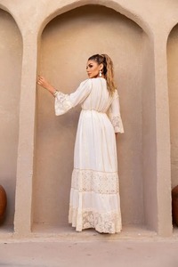 Vibrante Vestido de Playa de Rayón con Estampado Tie-Dye para Mujer, Vestido Largo de Diseñador para Fiestas y Ocasiones Especiales, Vestido Largo con Cuello en V - Product Image 4