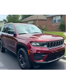 VÉHICULE D'OCCASION À VENTE RAPIDE : Berline Laredo 6 vitesses automatique 4x4, voiture d'occasion de haute qualité, sièges en cuir, hybride électrique foncé - Product Image 1