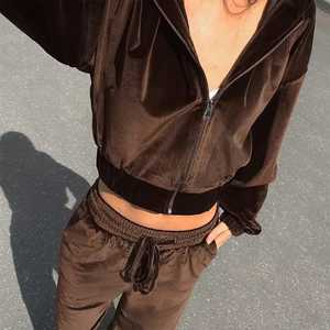 Nouveauté 2025 Survêtement en velours pour femmes Survêtements d'hiver personnalisés de haute qualité Survêtement de jogging en velours juteux - Product Image 6