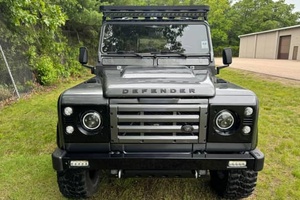 Xe Land Rover Defender 110 đời 1985, động cơ V8 3.5 lít, dẫn động 4 bánh, tay lái bên trái, nhập khẩu từ Mỹ Tiêu đề - Product Image 3