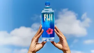 Ventes éclair : Eau naturelle de Fidji en bouteilles de 500 ml, 1 L et 1,5 L, disponible pour l'expédition immédiate - Product Image 4