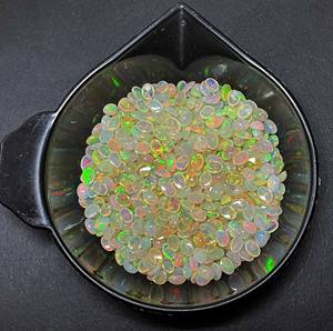 Cabochon ovale multi-feu en opale éthiopienne naturelle certifiée IGI 22 pièces 5*7MM 10 CT Lot de pierres précieuses en vrac pour bijoux - Product Image 5