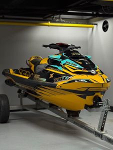 Moto Acuática Personal 2024 Ultra 310LX, Embarcación para Wakeboard con Asiento, Embarcación Recreativa Marina SEADOO - Product Image 3