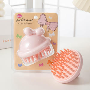 Cepillo <span class=keywords><strong>de</strong></span> Masaje para Cuero Cabelludo Húmedo y Seco con Diseño <span class=keywords><strong>de</strong></span> <span class=keywords><strong>Caperucita</strong></span> <span class=keywords><strong>Roja</strong></span>, PP TPR, Limpieza Profunda, Empaquetado en Blister, Skylark - Product Image 6