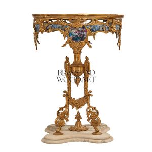 Mesa Auxiliar Redonda de Lujo con Tapa de Mármol, Pedestal de Latón Antiguo Ornamentado y Paneles de Porcelana Estilo Sevres Pintados a Mano - Product Image 2