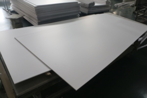 Lámina de Espuma de <span class=keywords><strong>PVC</strong></span> de 1220x2440 mm, Densidad de 1 mm, Grosor de 0.60, Ecológica, Reciclable, para Publicidad, Impresión CNC - Product Image 2