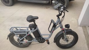 Bicicleta Eléctrica de Montaña con Llantas Gruesas de 20" x 4", Motor Integrado sin Escobillas de Litio, 7 Velocidades, Cuadro de Aleación de Aluminio, Doble Suspensión - Product Image 4