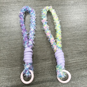 Llavero de cordón de felpa personalizado, diseño de lazo colorido y moderno, cordones de felpa para teléfonos móviles, llavero para bolso con borla de felpa - Product Image 2