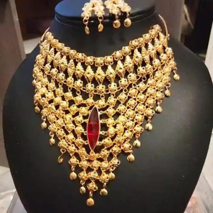 Collier vintage de Dubaï en plaqué or pour femmes Perle classique en diamant et zircon sur chaîne en alliage Cadeau de mariage d'anniversaire - Product Image 1