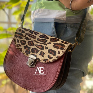 Sac à bandoulière élégant en cuir recyclé pour femmes Sac à bandoulière de couleur trapue Sac à bandoulière en cuir de fourrure imprimé animal - Product Image 1