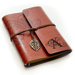 สมุดโน๊ตหนังวีแกนทำด้วยมือปกแข็งสีน้ำตาลส่วนตัวพร้อมสลักลายใบไม้ทองเหลืองของขวัญไดอารี่ที่เขียนได้สำหรับเขา - Product Image 2